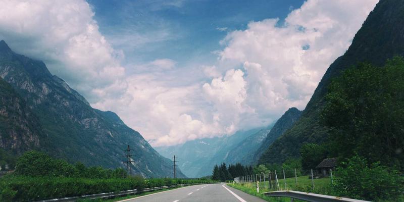 物业管理是什么？深度解析绿化养护、安保服务与清洁服务的核心价值